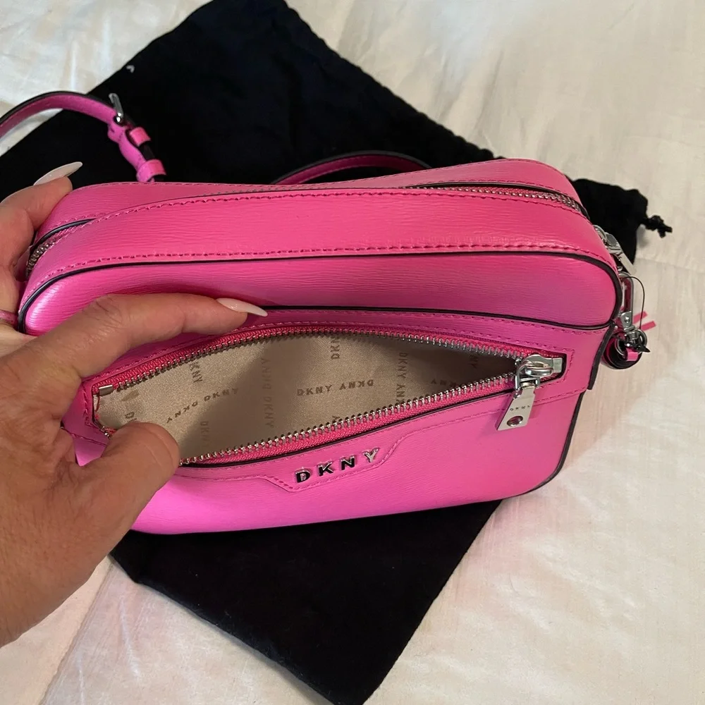 DKNY camera crossbody leather bag . Like new used once. - Picture 8 of 10